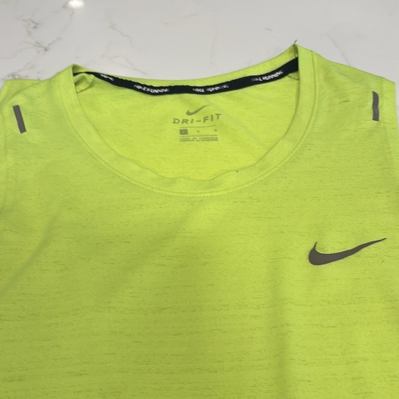 Nike Men’s Yellow Tights with Nike Men’s Running Singlet. - Picture 10 of 10